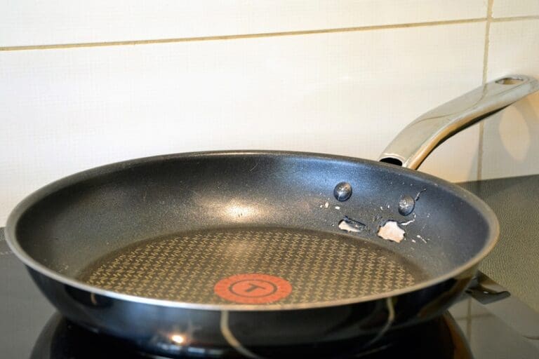 Signs You Need to Throw Away Your Nonstick Pan Right Now