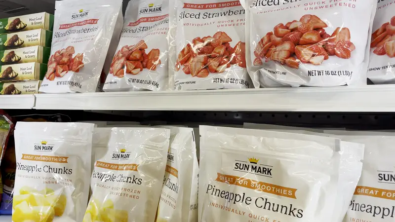 Food Lion Grocery store frozen bagged fruits