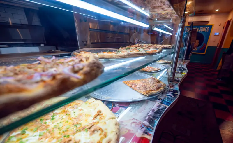 Your Clear Sign To Immediately Walk Away From A Pizza Shop