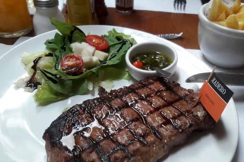 Never Make This Embarrassing Mistake At A Steakhouse
