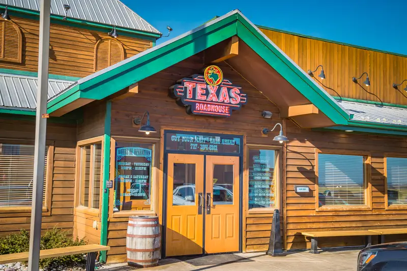This Is Why Texas Roadhouse Steaks Are So Cheap